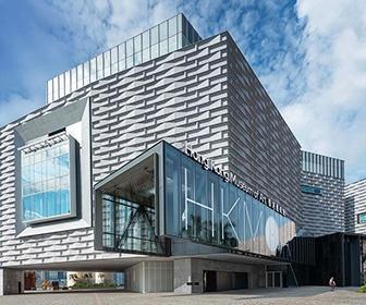 【138GT】香港本地一天團 - 山頂纜車藝術之旅